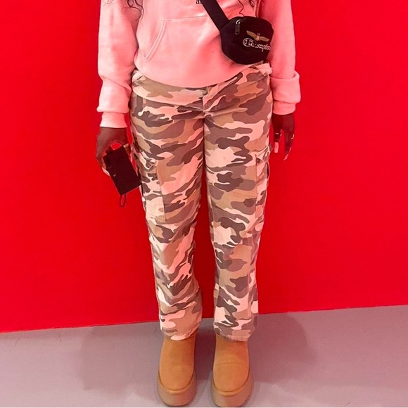 Camo pants - Picture 2 of 2